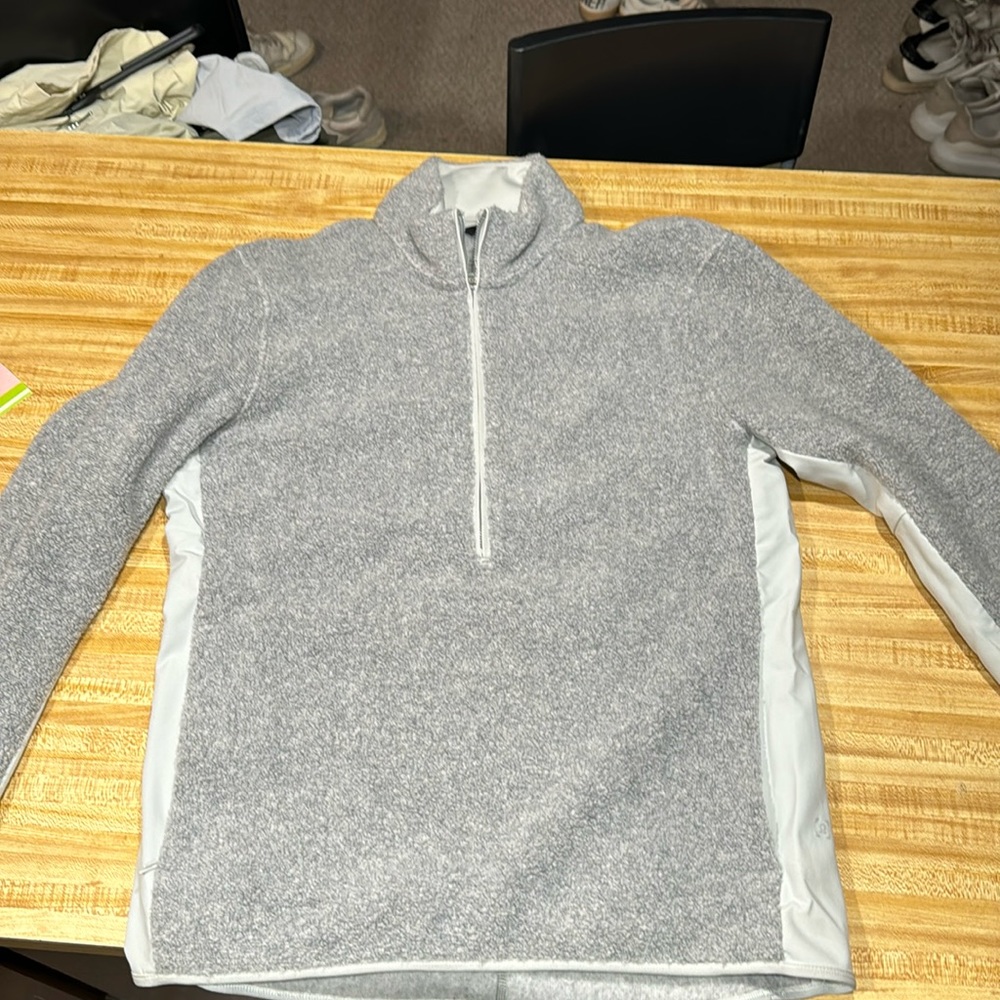 Lululemon Tundra Trek 1/2 Zip (size M)